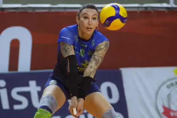 CBV aplica norma do COI e pode barrar Tifanny na Superliga Feminina