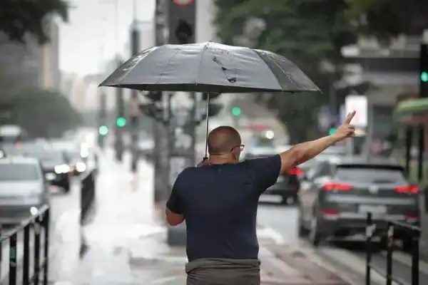 Clima instável em São Paulo no sábado (15) terá chuva moderada na região leste