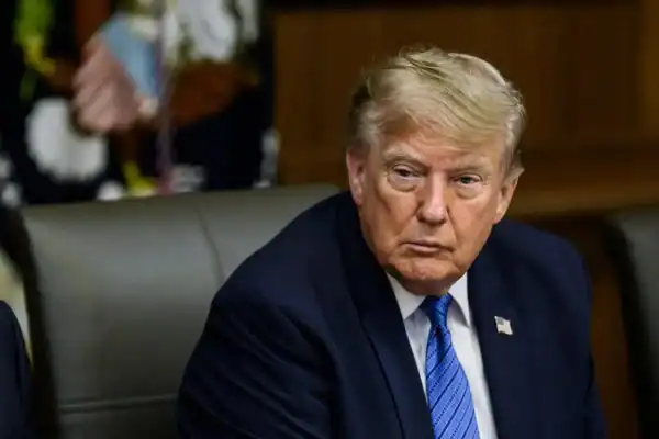 Irã responde a Trump, nega cessar-fogo e afirma que Estreito de Ormuz será iraniano