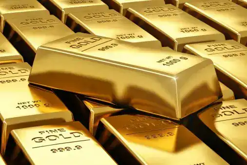 Ouro sobe e encerra semana de ganhos com expectativa de Fed menos rígido