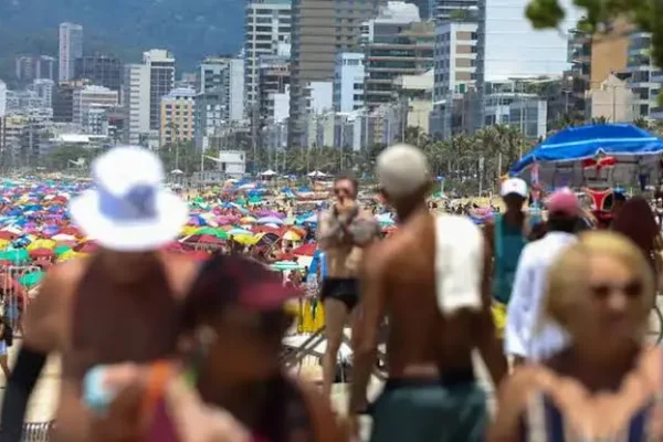 Sábado inicia com forte calor em quatro regiões do Brasil; Sul sob alerta