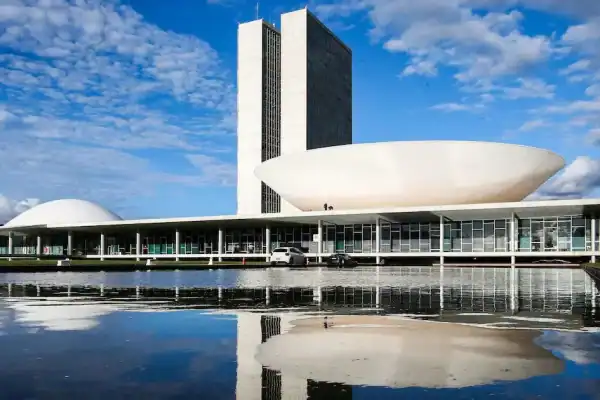 PL lidera candidaturas nas eleições de 2026, aponta TSE