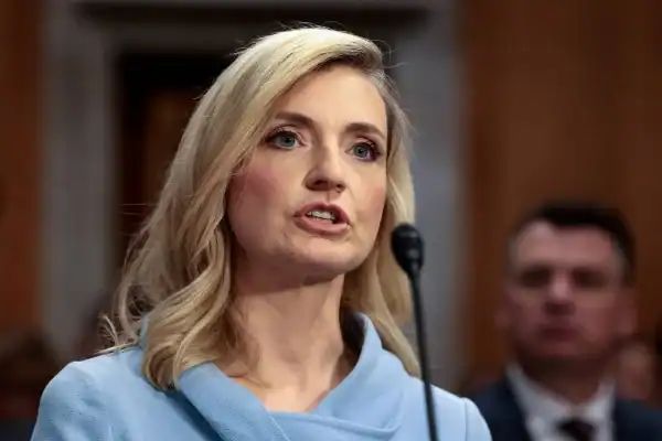 Sarah B. Rogers diz que Brasil impôs censura ao X com alteração de algoritmo