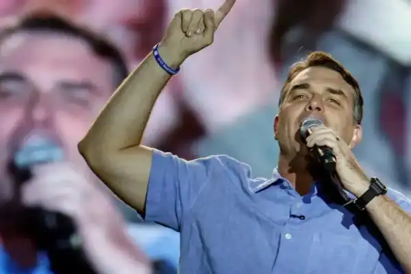 Manifestação de Flávio Bolsonaro junta 8,9 mil pessoas no Rio, aponta USP/Cebrap
