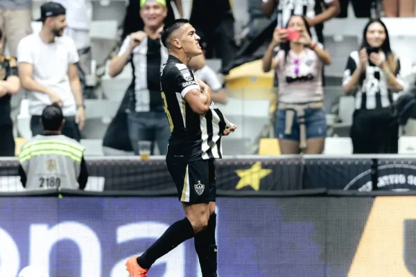 Cuello brilha e Atlético-MG atropela o Grêmio na Arena MRV