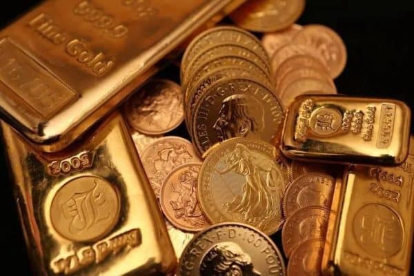 Ouro fecha em baixa com juros dos títulos públicos em patamar elevado e petróleo em alta