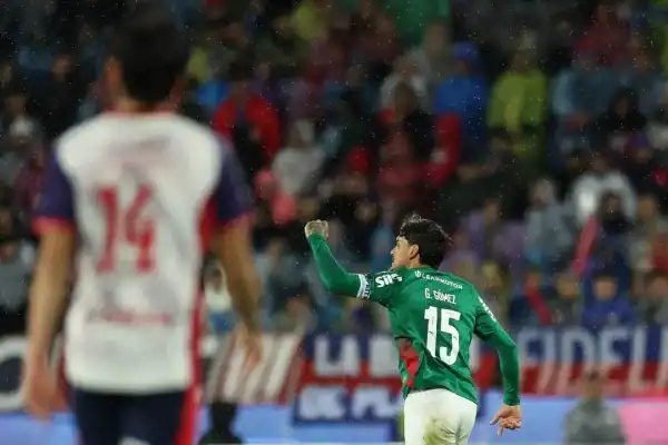 Palmeiras privilegia garra em vez de técnica, vence Cerro no Paraguai e segue na Libertadores
