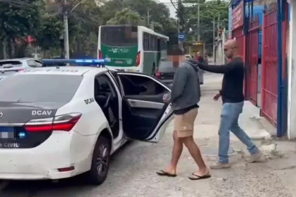 Pai é detido suspeito de agredir filho de três meses