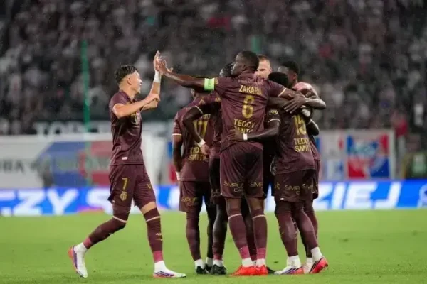 Filipe Luis, ex-Flamengo, conquista primeira vitória pelo Monaco na Ligue 1