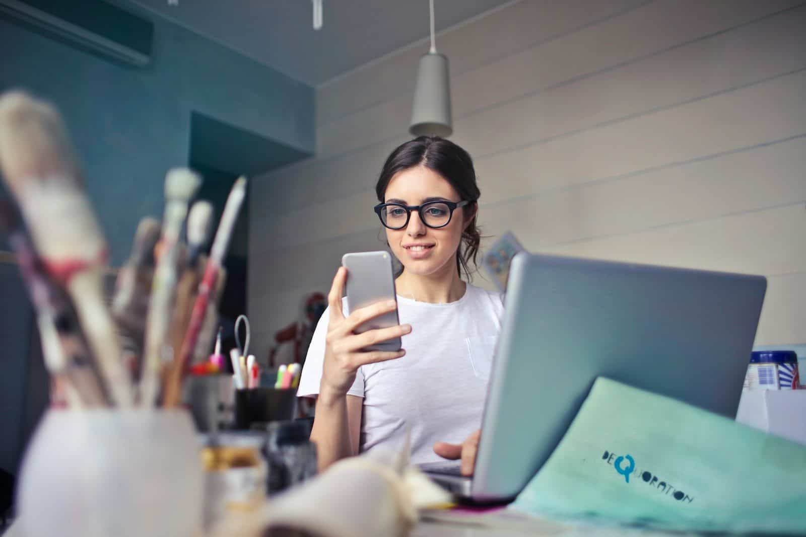 Mudanças na telefonia pretendem aumentar a confiança dos usuários. (Créditos: Unsplash bruce mars)