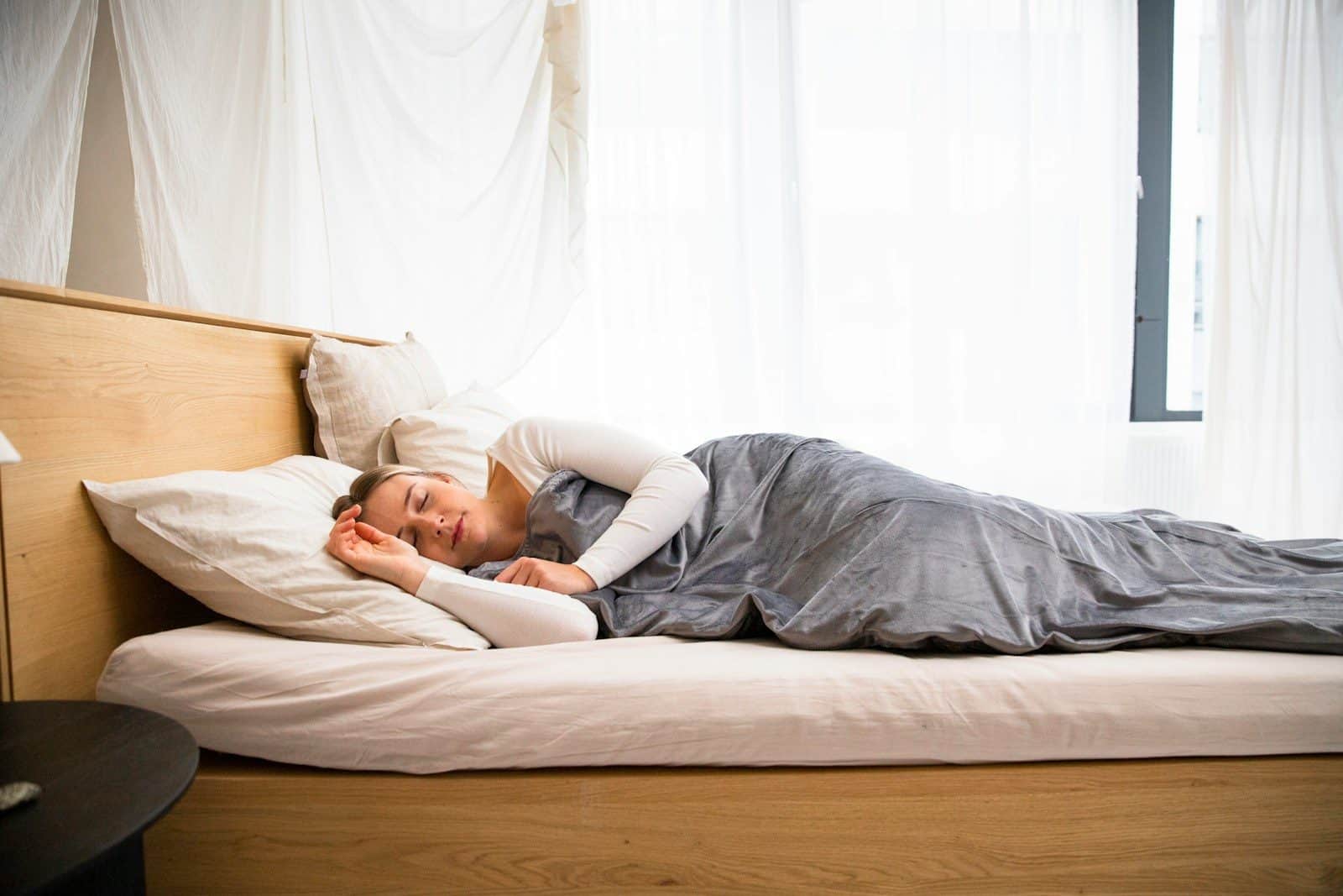 O cochilo pode funcionar como uma pausa para recuperar a atenção (Créditos: Unsplash / Slaapwijsheid.nl)