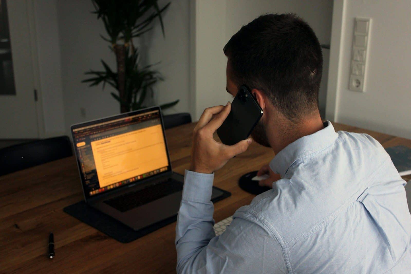 Nova tecnologia representa um avanço na identificação telefônica. (Créditos: Unsplash David Hahn)