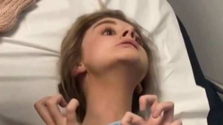 Jovem fica paralisada após ingerir bebida supostamente adulterada em boate (Foto: Facebook)