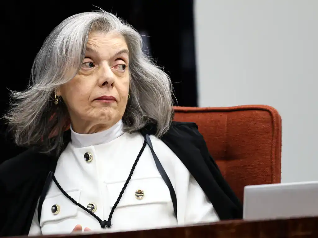“Como eu digo, não existe democracia sem igualdade de mulheres e de homens. Entretanto, nós falamos de democracia. E quando me perguntam: ‘quando que o Supremo Tribunal Federal terá igualdade de homens e mulheres nas cadeiras?’ Eu respondo: ‘Quando os 11 forem mulheres. Aí nós teremos igualdade’”, disse. (Foto: Agência Brasil)