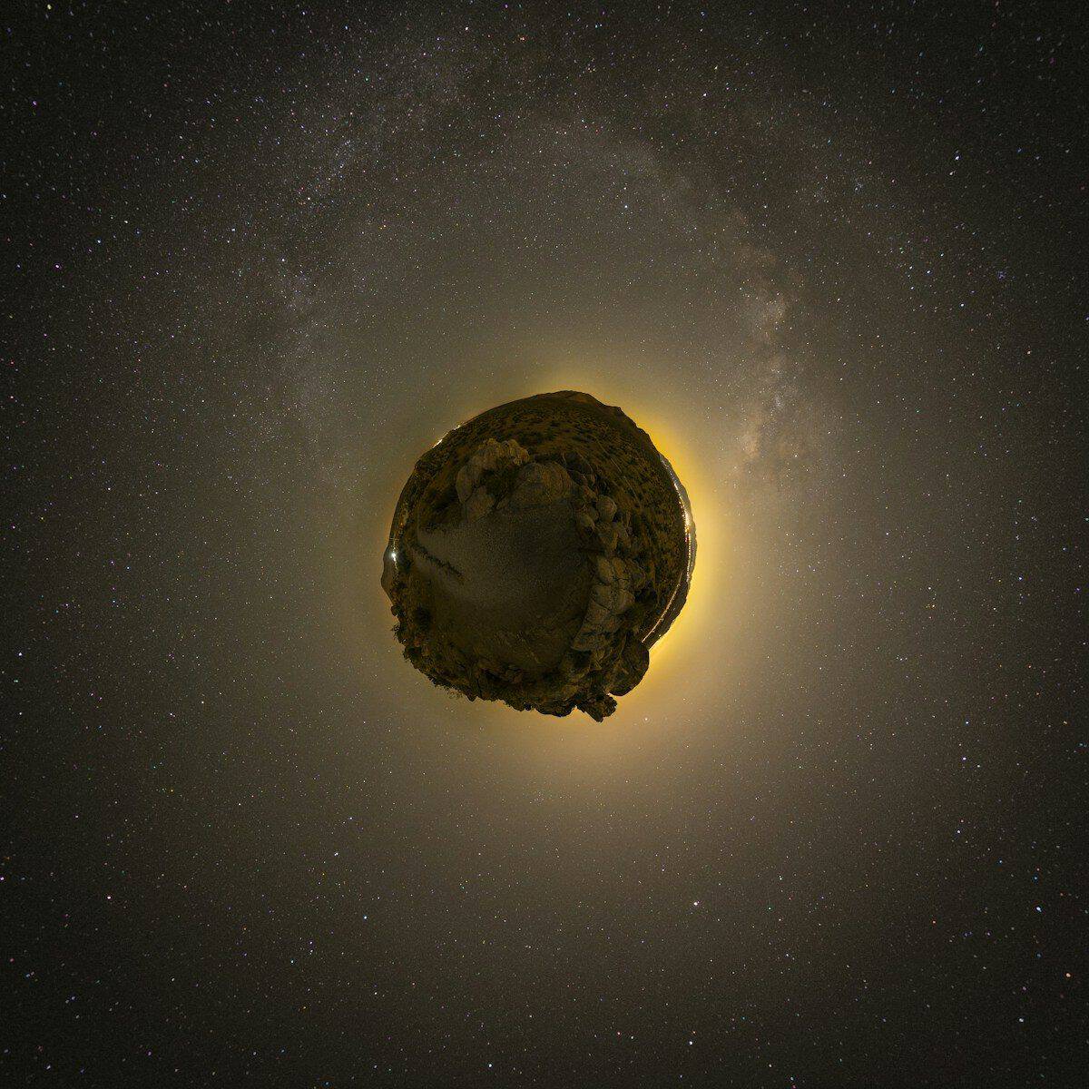Tecnologia espacial ganha destaque em estudos sobre objetos próximos da Terra. (Créditos: Unsplash / Bryan Goff)