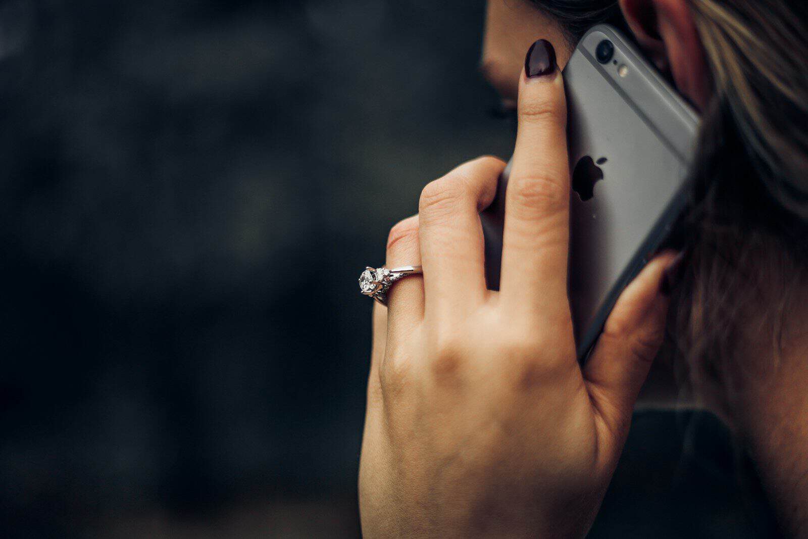 Modernização da telefonia busca melhorar a experiência dos usuários. (Créditos: UnsplashTaylor Grote)