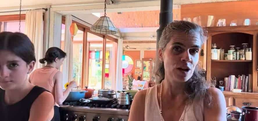 Filha de Ana Maria Braga quebra o silêncio após separação e faz desabafo: "Não permitamos" (Foto: YouTube)