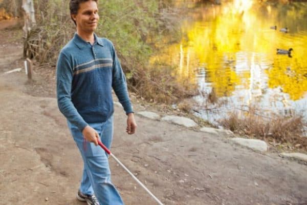 Cego desde bebê, homem criou uma forma de “ver” usando apenas a própria língua