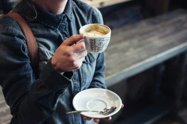 O erro ao tomar café que pode acabar com parte dos benefícios da bebida