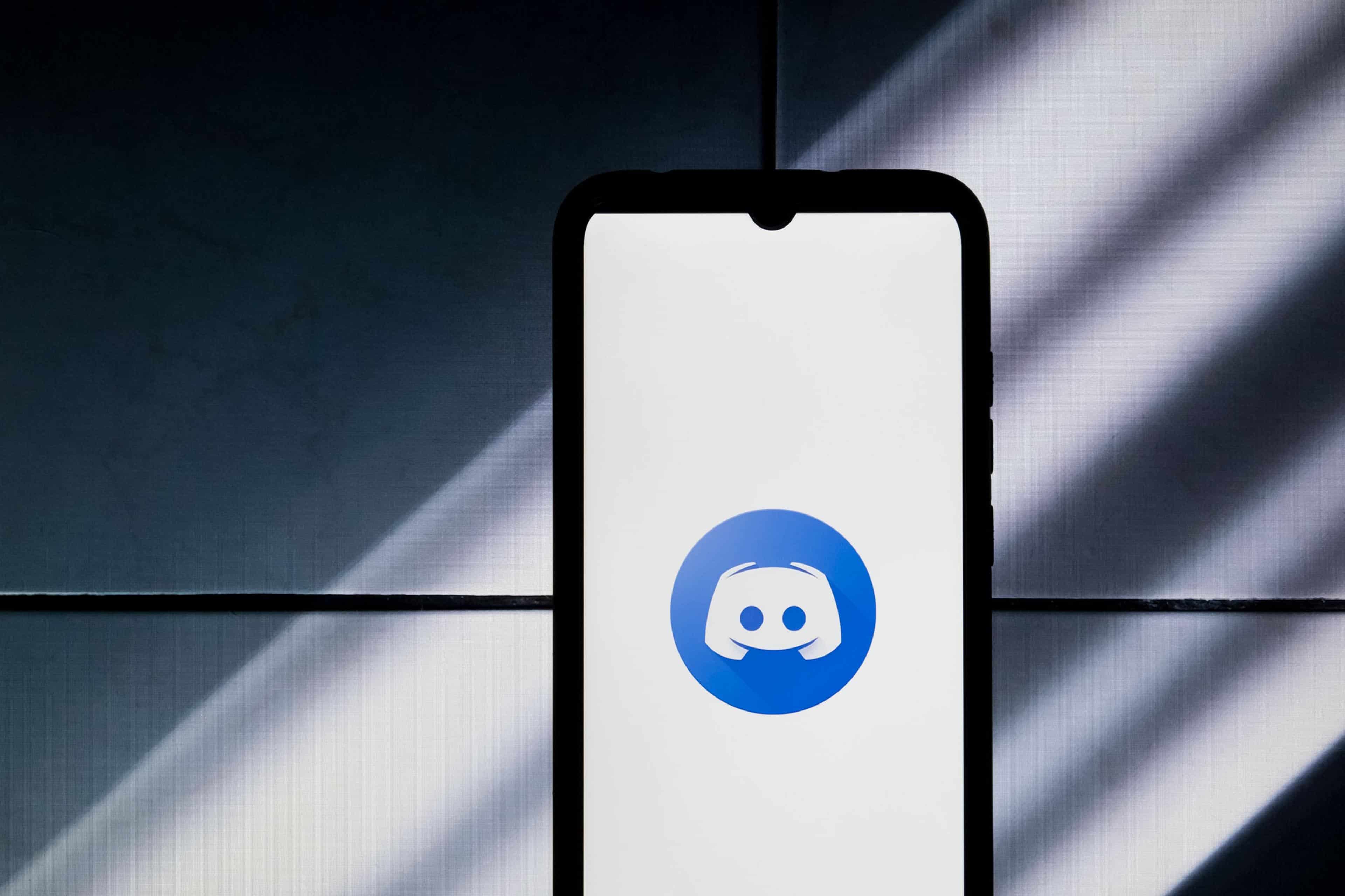 Discord toma decisão após tragédia com adolescente de 13 anos e apresenta proposta (Foto: Nikolas Kokovlis/NurPhoto/Reuters)