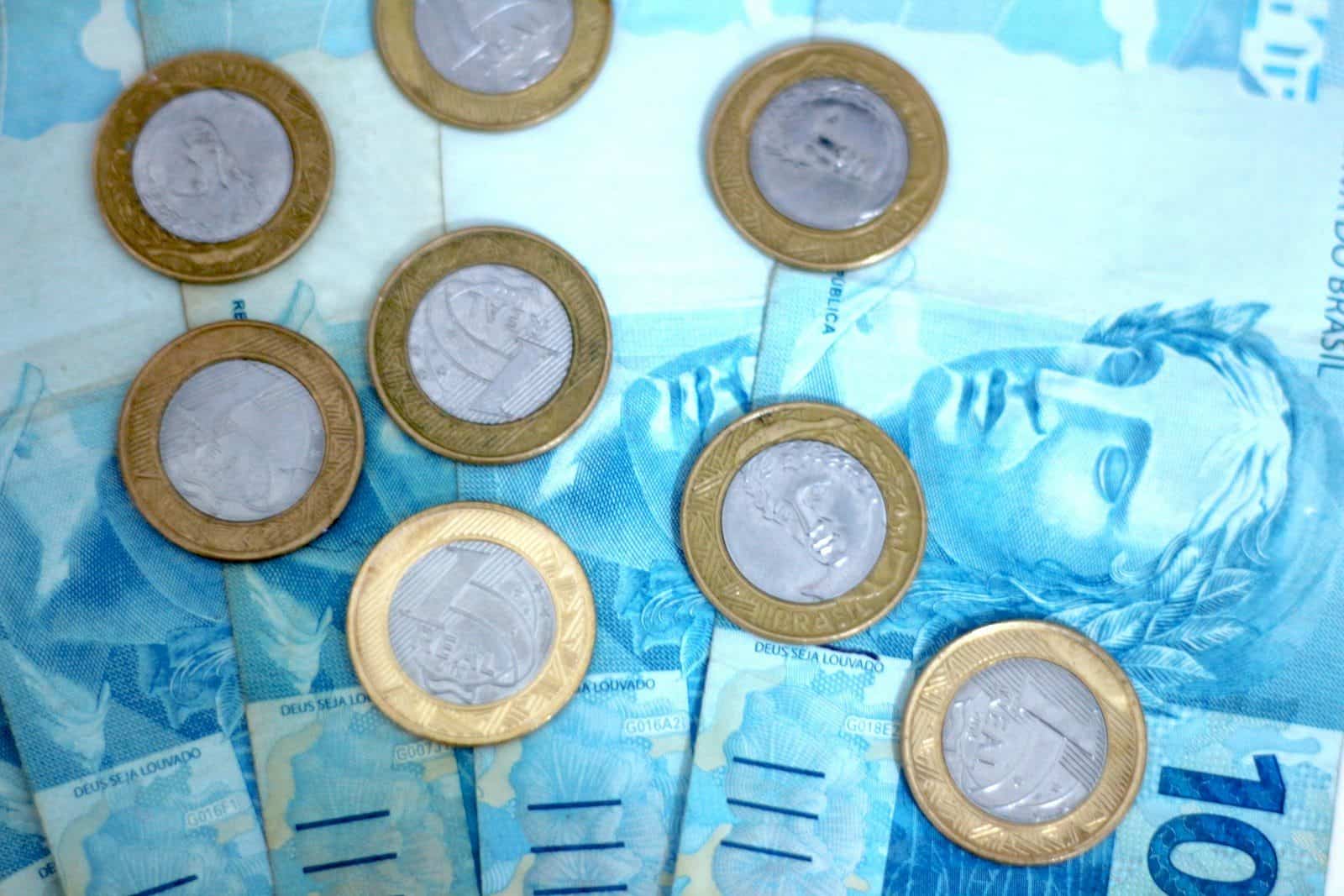 Milhões de brasileiros podem ter valores aguardando resgate (Créditos: Unsplash / Daniel Dan)