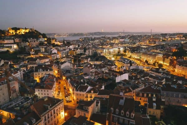 Profissão está levando brasileiros para Portugal e pode render até R$ 9 mil por mês