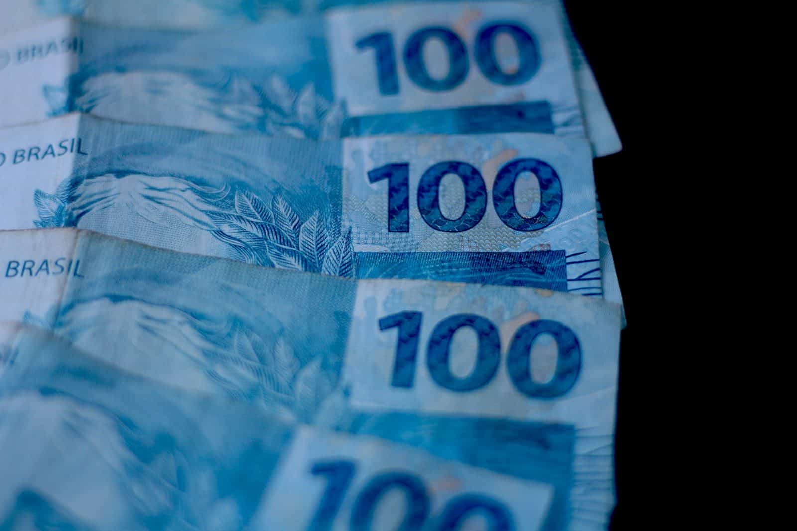 Orçamento das famílias brasileiras fica cada vez mais pressionado (Créditos: Unsplash / Daniel Dan)