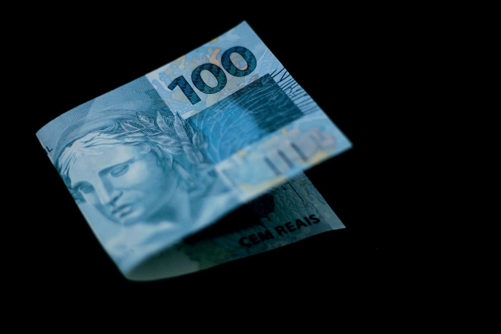 A close up of a one hundred euros bill
