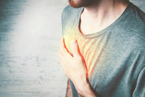 O infarto nem sempre avisa com dor: 5 sinais discretos que podem passar despercebidos
