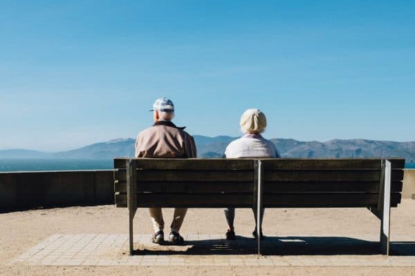 Alzheimer pode dar sinais antes do esquecimento: 10 mudanças que merecem atenção