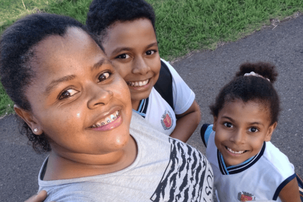 Mãe tinha dinheiro contado para alimentar os filhos, mas uma surpresa no mercado mudou tudo