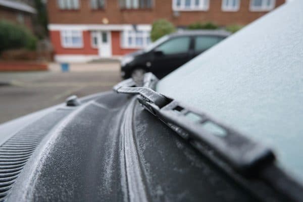Bilhete no para-brisa pode ser armadilha e fazer motorista perder carro em segundos