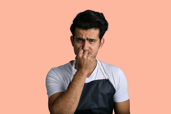 Homem é demitido após apenas 2h30 no novo emprego e recebe justificativa que o deixa sem entender nada