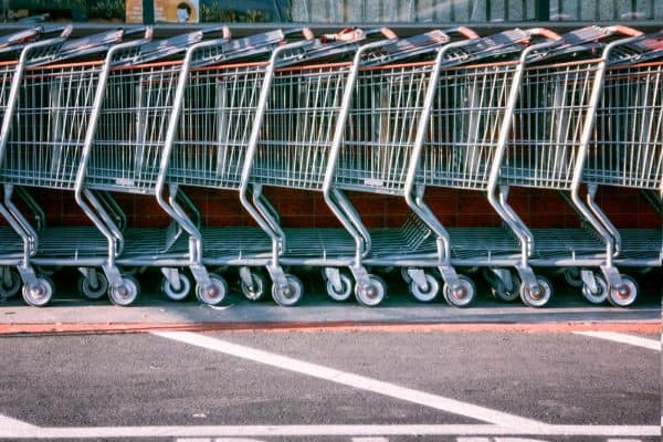 O simples gesto com o carrinho de supermercado que pode revelar muito sobre você