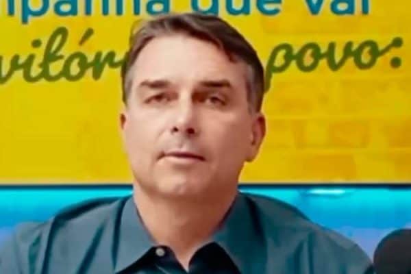 Flávio Bolsonaro acusa STF e Alcolumbre de articularem “ação ilegal” contra ele