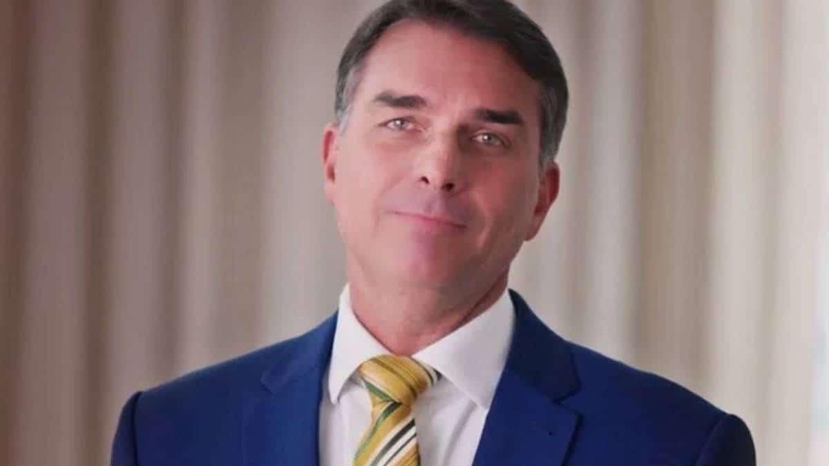 Com Bolsonaro condenado por tentativa de golpe, Flávio diz que não será candidato à reeleição caso seja eleito (Foto: X)
