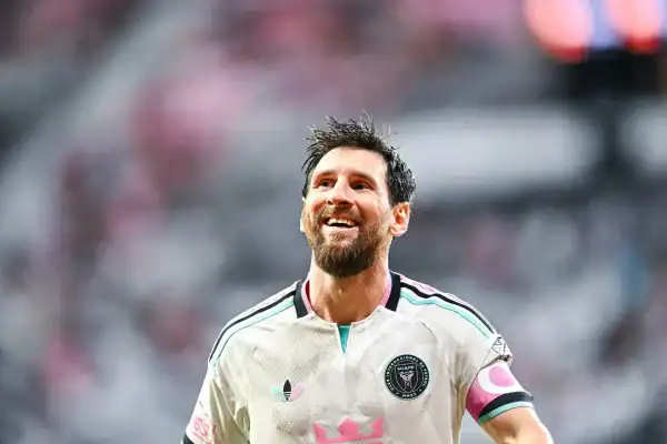 Messi faz golaço e garante empate do Inter Miami na MLS