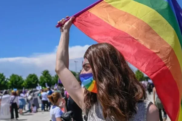 Turquia detém ativistas LGBTQIA+ em ofensiva governamental pela ‘defesa da família’