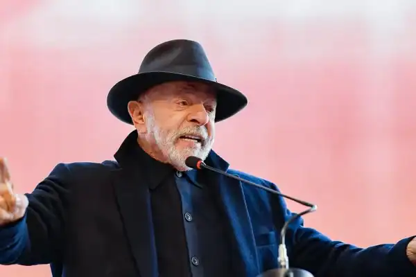 Lula defende tempo de mandato e novos critérios para nomeação de ministros do STF