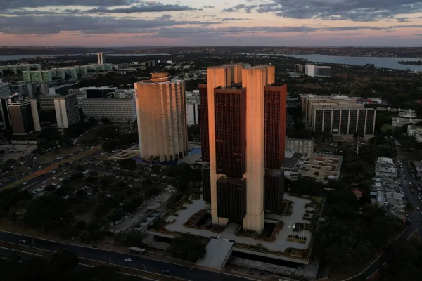 Copom mantém avaliação de riscos para a inflação com viés altista