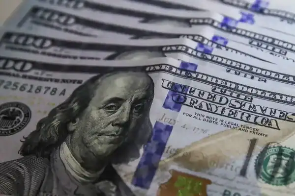 Taxas de juros fecham em baixa com apoio de alívio externo e fatores técnicos