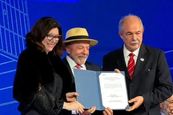 EUA e Lituânia firmam memorando de entendimento para parceria em minérios críticos
