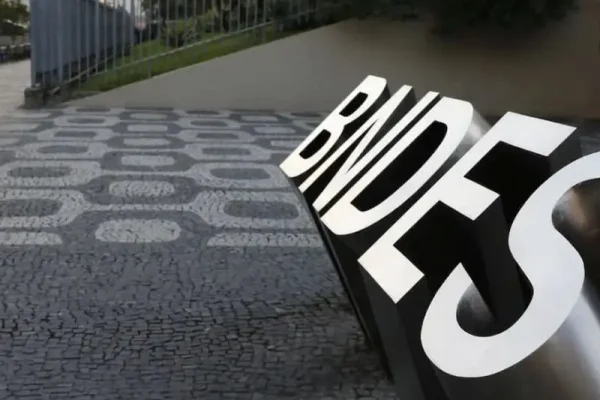 BNDES registra R$ 8,2 bilhões em pedidos de crédito do Plano Brasil Soberano em dois dias