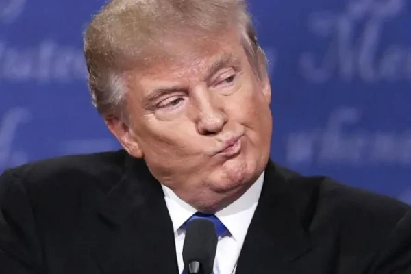 Trump registra a menor aprovação de sua carreira política e 66% de desaprovação