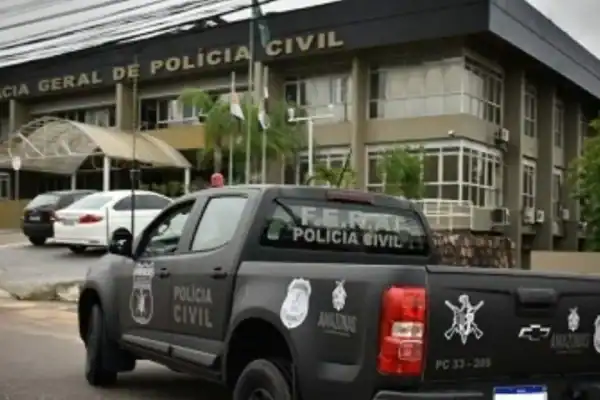 Mulher trans detida após ataque que deixou padrasto sem visão