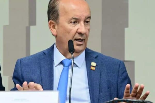 Pesquisa Quaest/SC mostra Jorginho Mello com 54% no 1º turno; João Rodrigues 13% e Merisio 10%