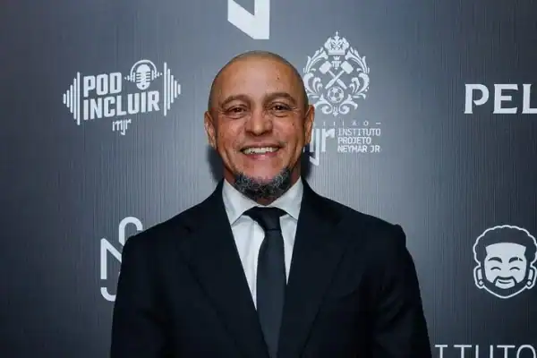 Roberto Carlos diz que perdeu toda a fortuna que conquistou no futebol