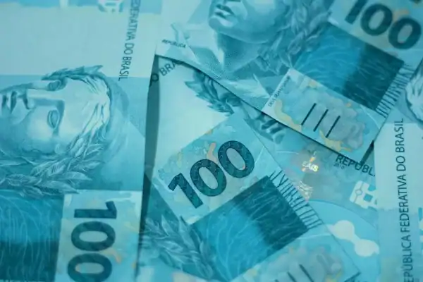 Juros futuros concluem pregão em alta com disparada dos Treasuries, alta do petróleo e cenário eleitoral