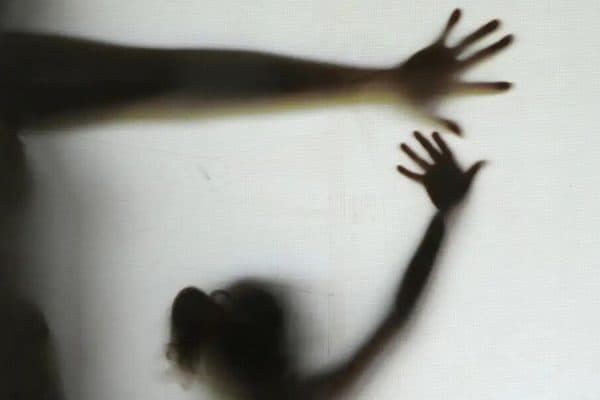 Investigação de estupro coletivo em renomada universidade dos EUA é retomada