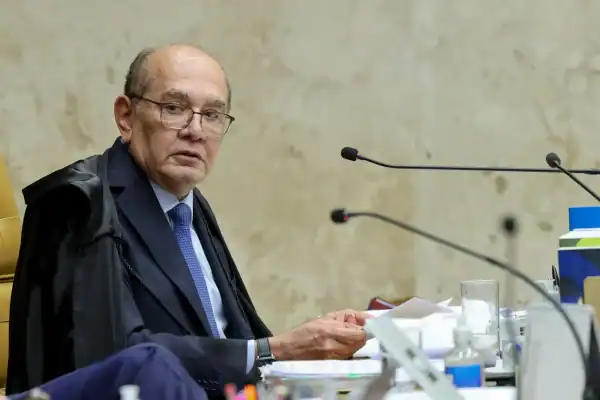 Gilmar pede suspensão de julgamento de Moraes até listar ministros citados no caso Master